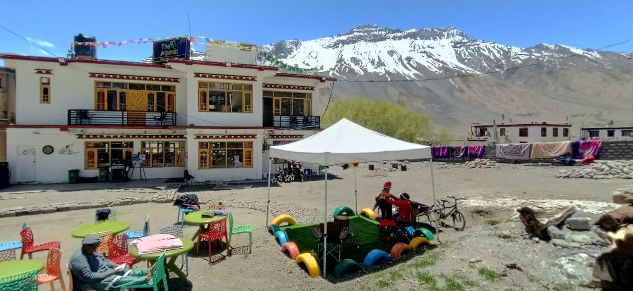 מלון קאזה The Alpinist Cafe And Retreat מראה חיצוני תמונה